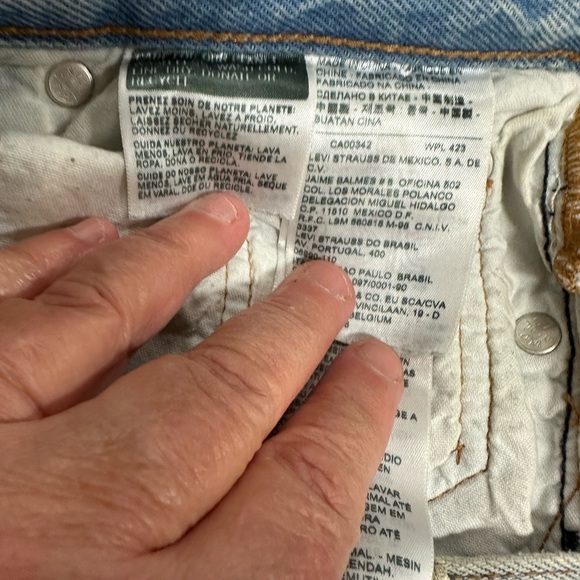 Men's Light Blue Distressed Jeans - Picture 5 of 6